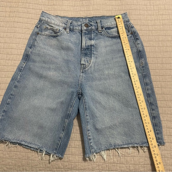 a.n.a. Highest Rise 90's Denim Bermuda 9'' inseam Size 6 - Picture 8 of 11